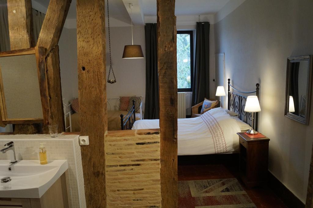 Le Gavachon Bed & Breakfast Leboulin Rom bilde